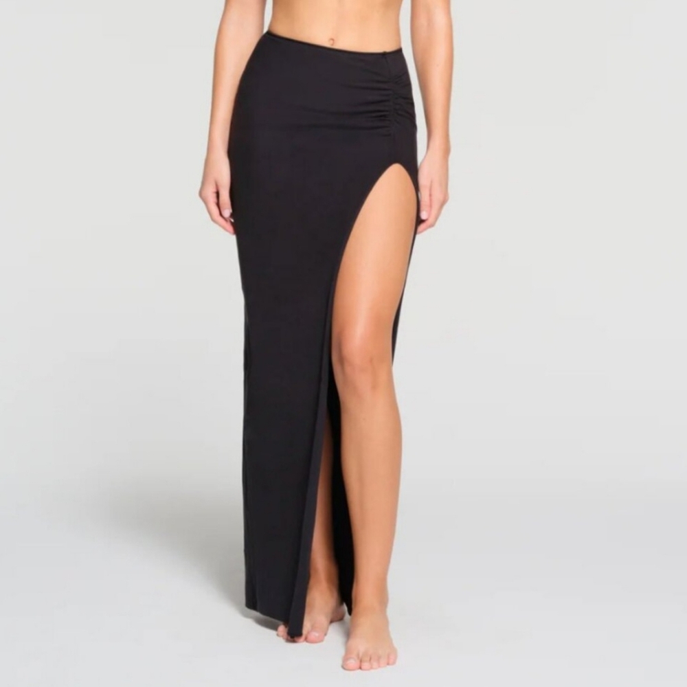 NWT!!! Raw Edge Long Slit skirt- onyx- Medium